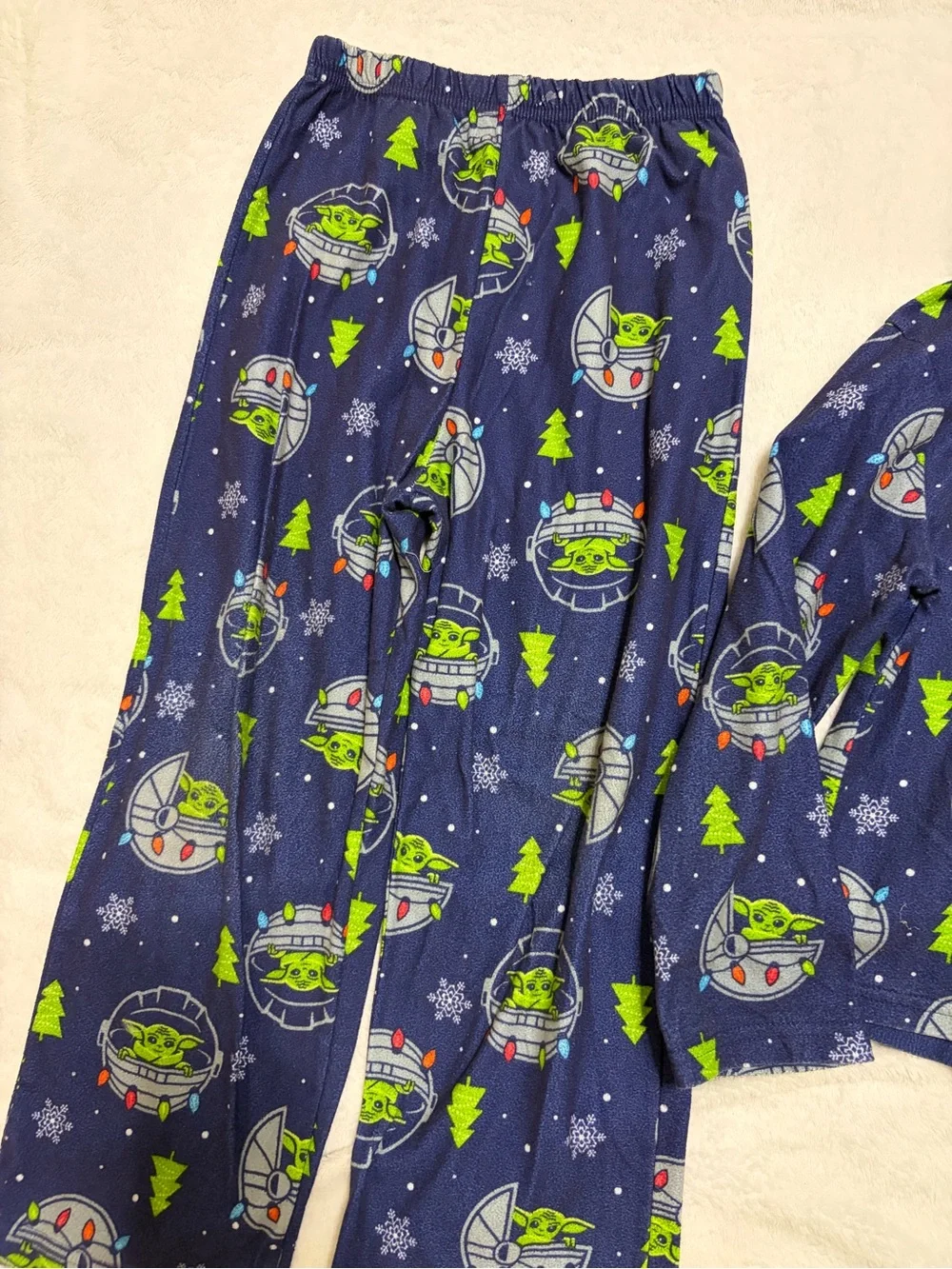 Kids Baby Yoda Holiday Print Pajama Set
